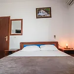 Garden Dhesara Appartement