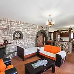 Garden Dhesara Appartement