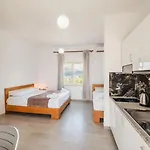 Garden Dhesara Appartement *