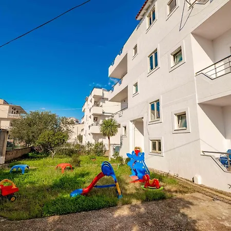 Apartmán Garden Dhesara *