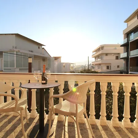 Garden Dhesara Apartment *