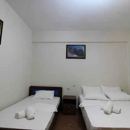 Apartment Garden Dhesara Ksamil