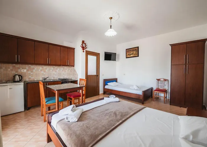 Garden Dhesara Ksamil